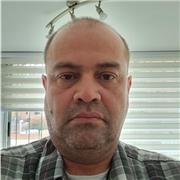 Profesor de Estadistica y Metodologia de la Investigacion ofrece clases a estudiantes de secundaria, pregrado y posgrado